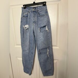 PrettyLittleThing Light Blue Wash Open Knee Boyfriend Jeans‎ Womens Size 2P